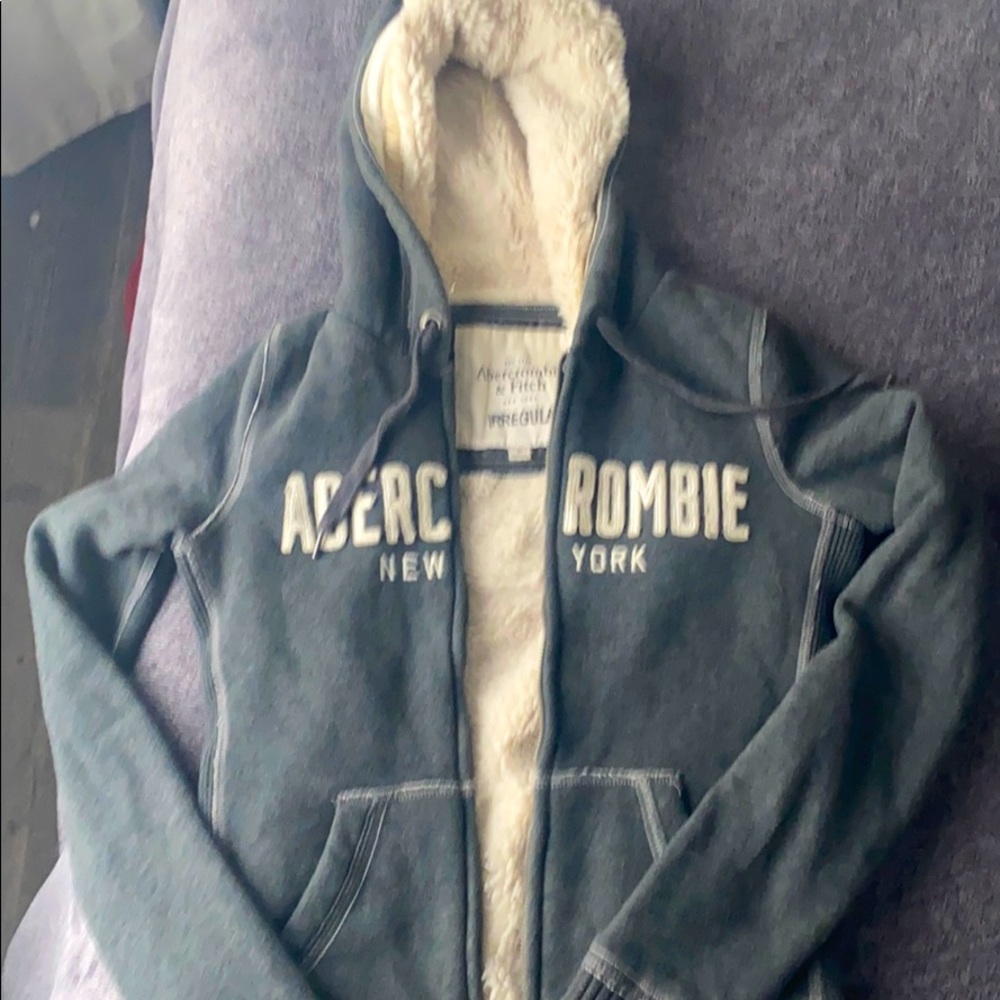 Amber Crombie and Finch New York sweatshirt